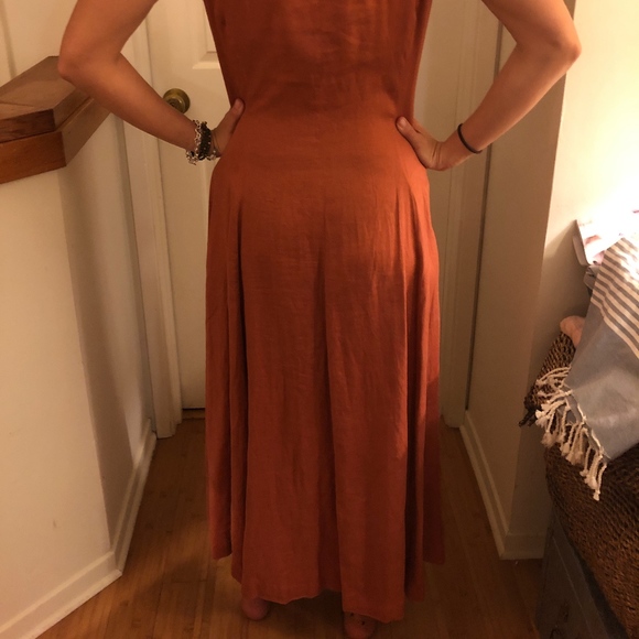 Go Linen Dress - Picture 2 of 3